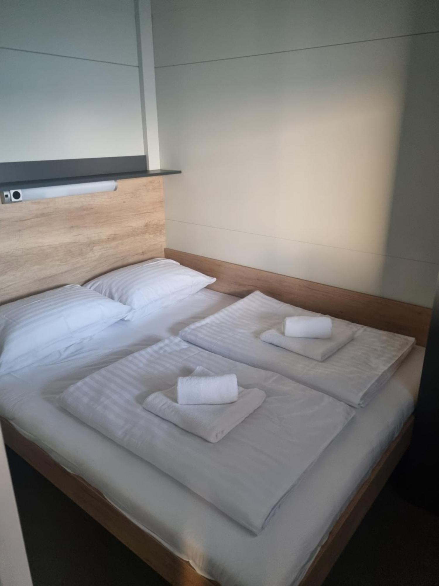 Hipo Camp Mobil Home Arta Pakoštane Extérieur photo